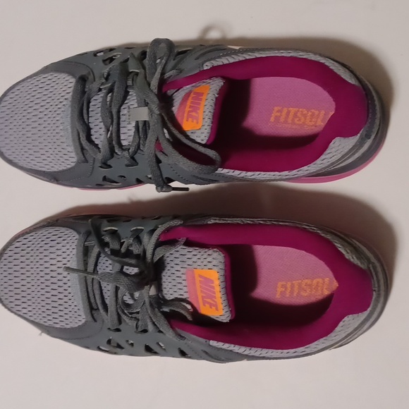 NIKE Women's Running Shoes - Picture 5 of 9